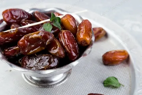 تصویر 2 از خرما مضافتی ساده با کیفیت طبیعی و دانه های دستچین شده